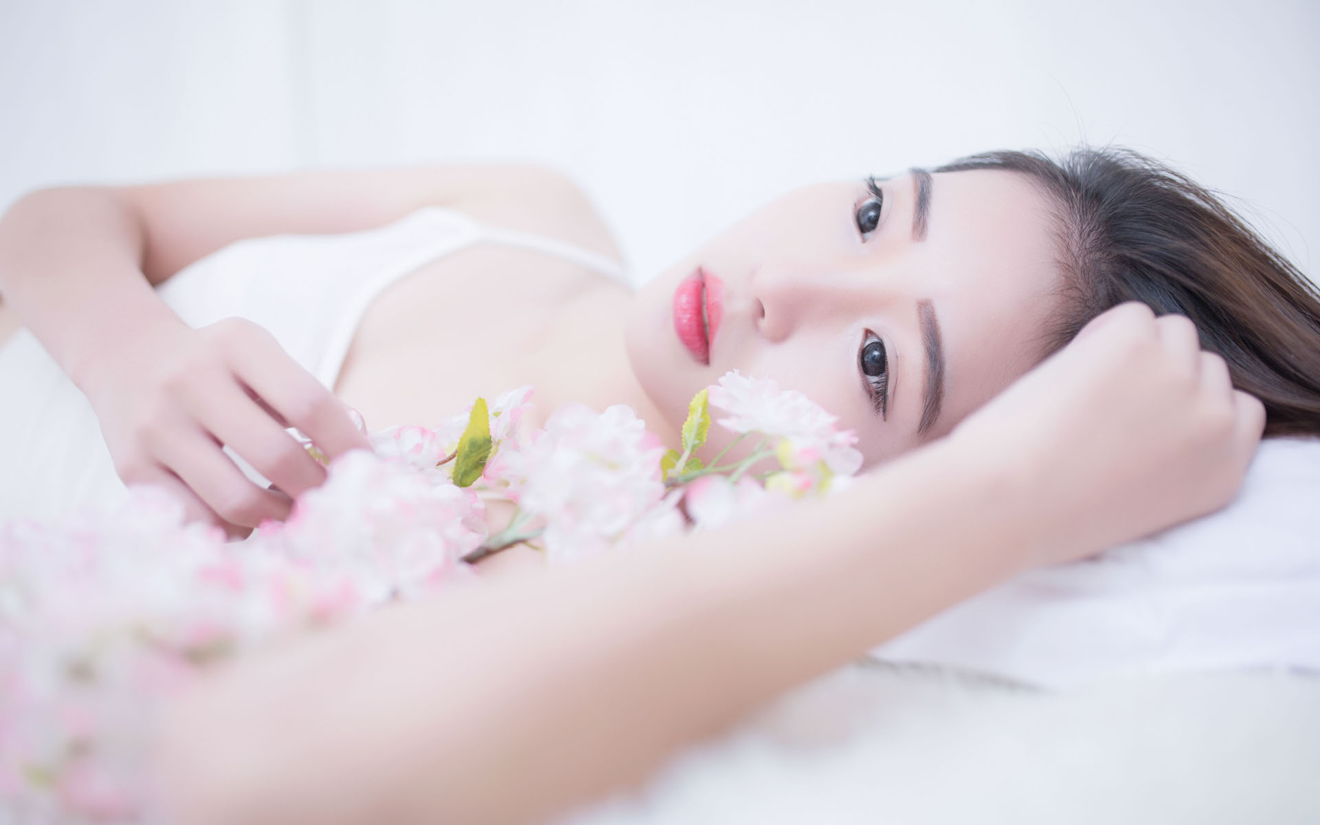 中国花样滑冰俱乐部联赛第二站比赛在哈尔滨开赛 赵宏博到场观赛